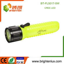 Factory Wholesale Long Distance Bright ABS Plastic 4AA Battery Emergency Dive Usage Flashlight Best Cree 5W Led Diving Torch